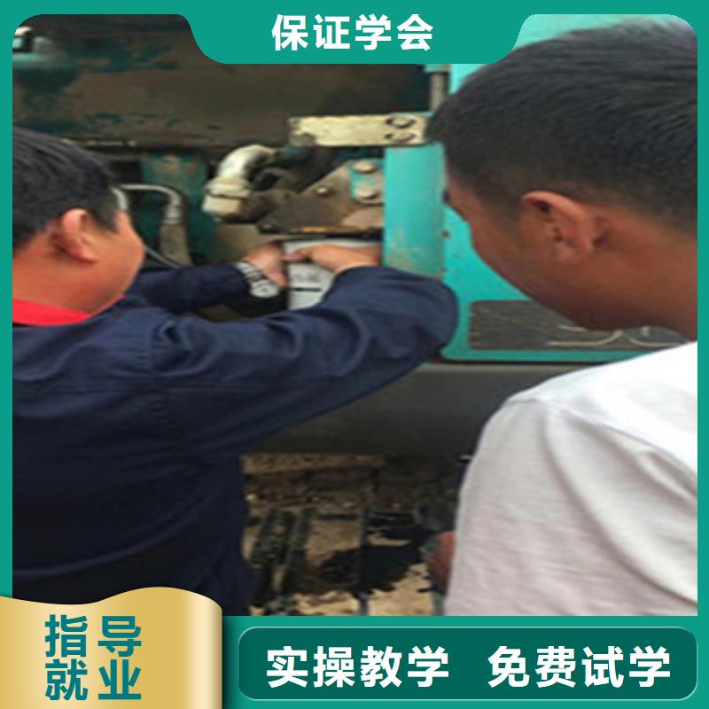 張家口叉車實(shí)訓(xùn)場(chǎng)地天天實(shí)車練習(xí)