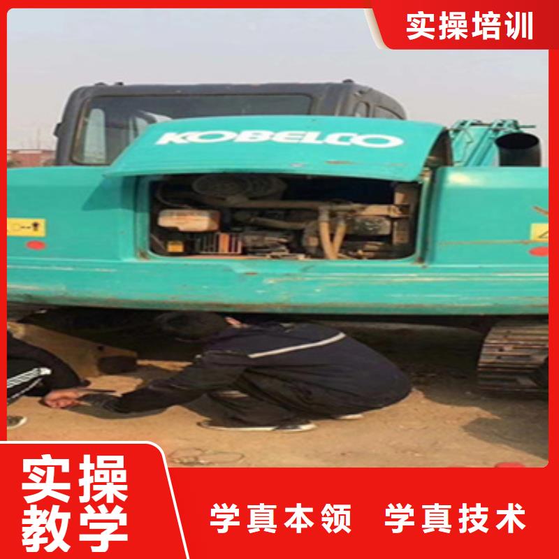 秦皇島叉車考證班天天實車練習(xí)