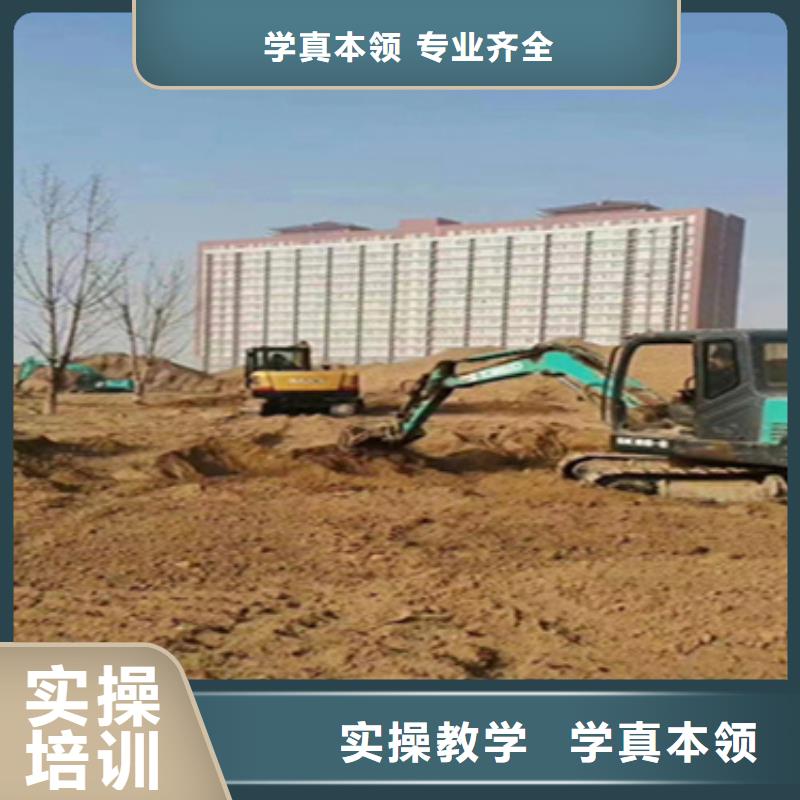 獻(xiàn)縣工程機(jī)械駕駛員培訓(xùn)天天實(shí)車練習(xí)