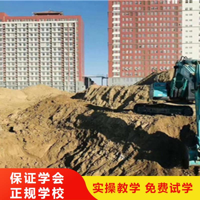 鏟車駕駛學校好就業(yè)薪資高