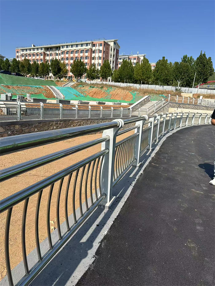 【图】河道景观护栏生产厂家