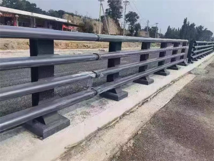 定做河道護(hù)欄廠家