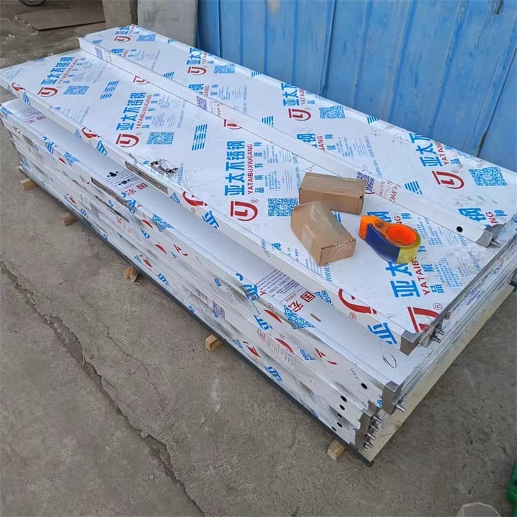 電動輻射鉛門可隨時發(fā)貨
