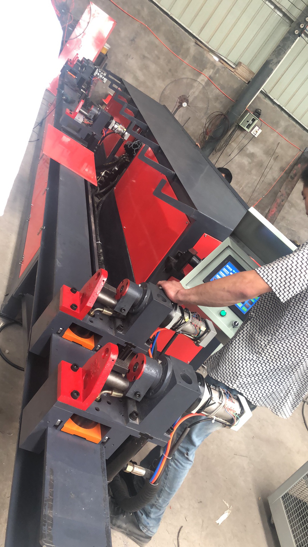 潞城鋼筋彎箍機(jī)_鋼筋調(diào)直彎箍一體機(jī)來圖定制