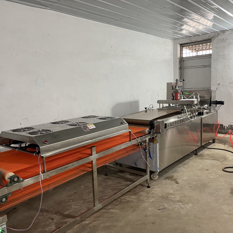 【烙饃機智能烙餅機生產(chǎn)經(jīng)驗豐富】