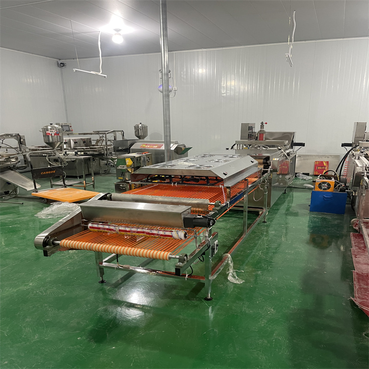 三沙市不銹鋼烙饃機(jī)械團(tuán)隊(duì)450型