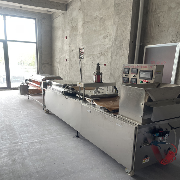 臨高縣筋餅機(jī)種植基地900型