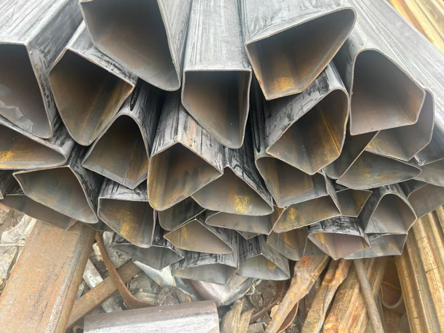 淮北杜集201不銹鋼八字管_來(lái)電咨詢