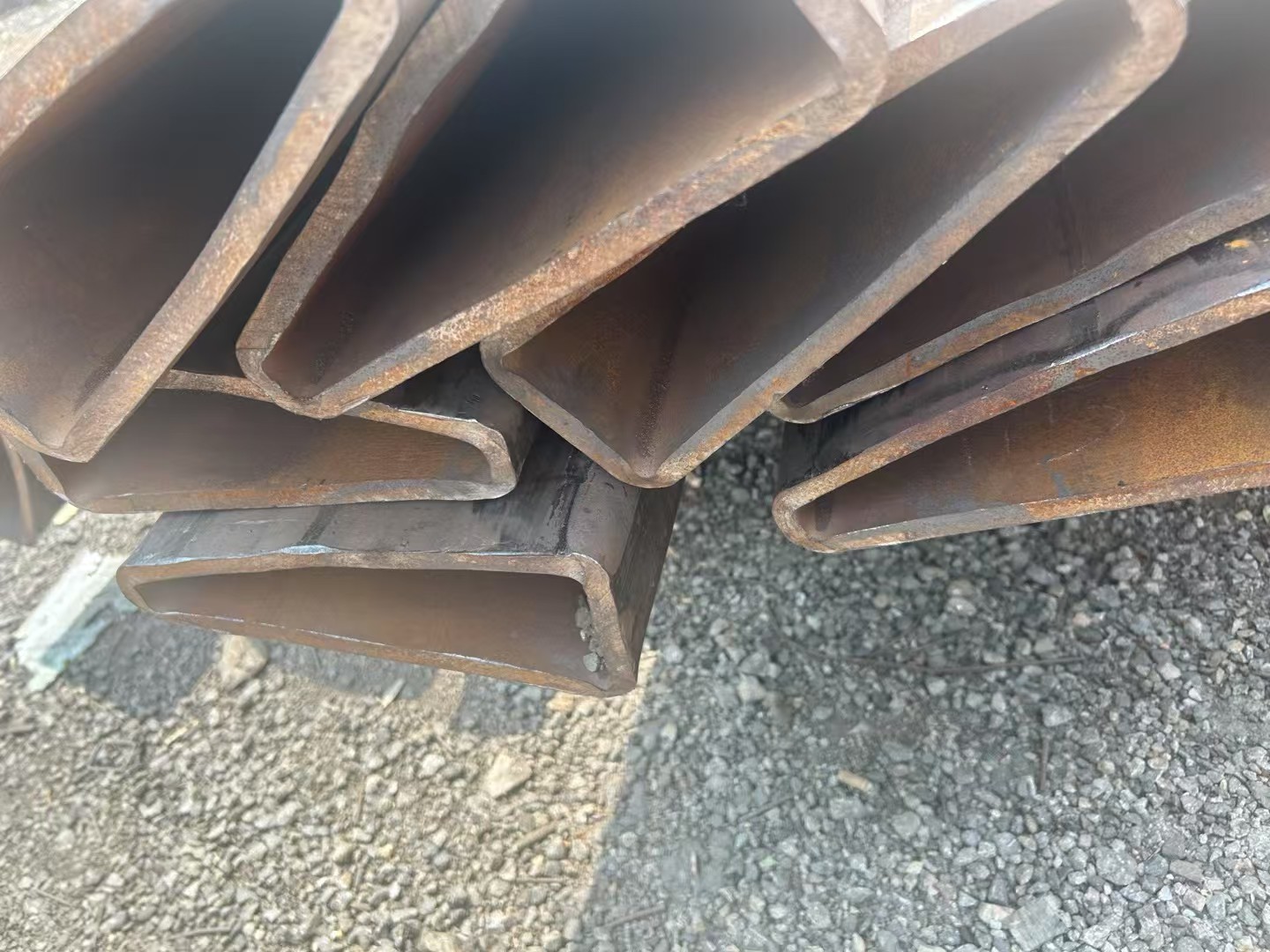 盤(pán)錦異形鋼316不銹鋼大口徑橢圓管加工定制