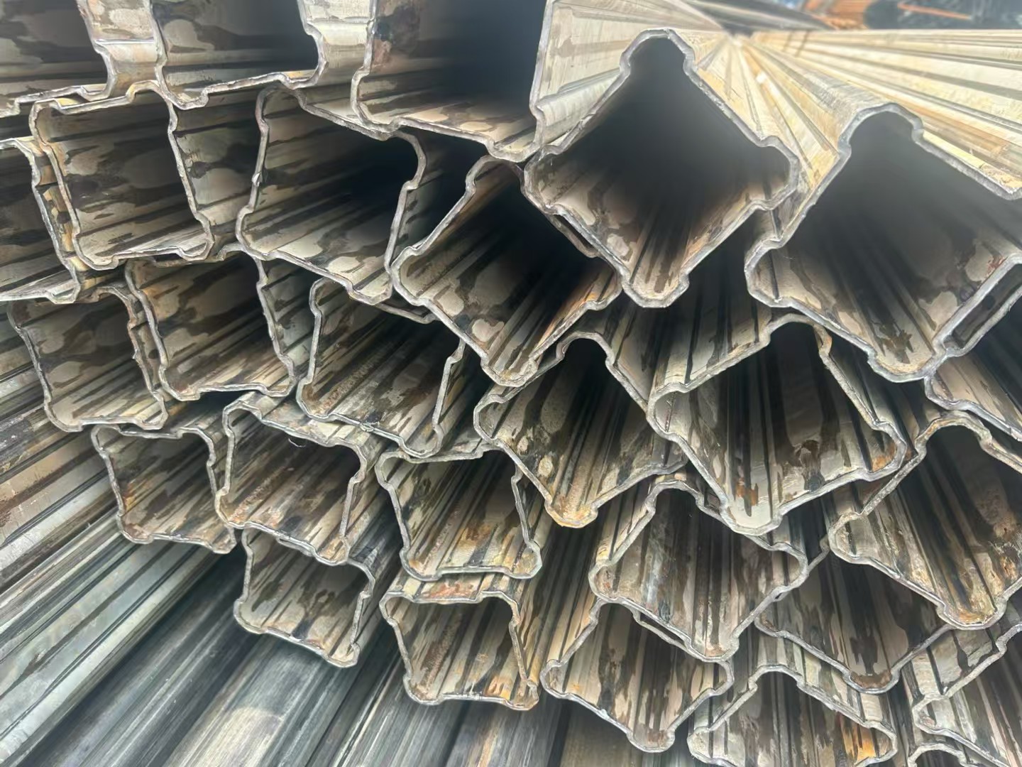 曲靖羅平90*90鍍鋅扇型管品質(zhì)優(yōu)良