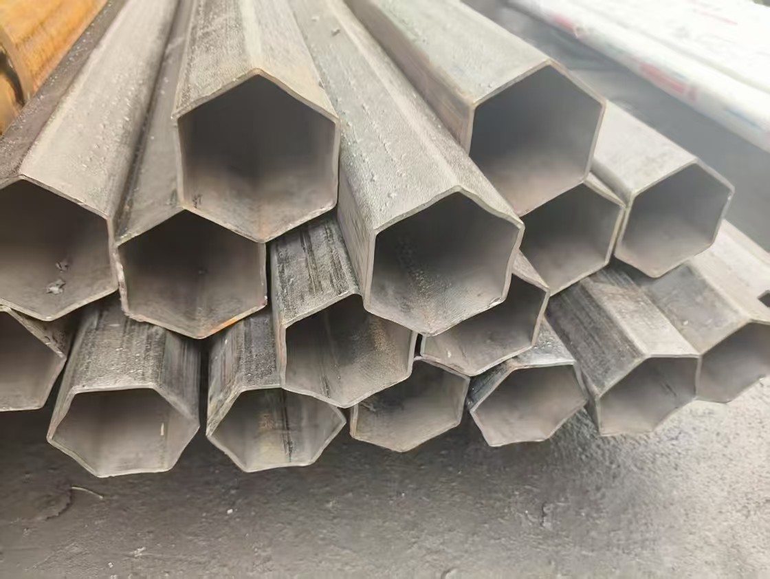 章貢異形鋼316L不銹鋼大口徑馬蹄管精品選購