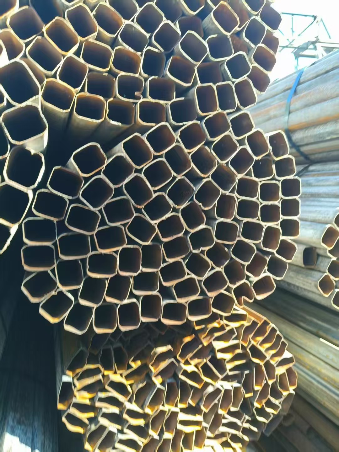 河北異形鋼,304不銹鋼小口徑饅頭管廠家現(xiàn)貨批發(fā)