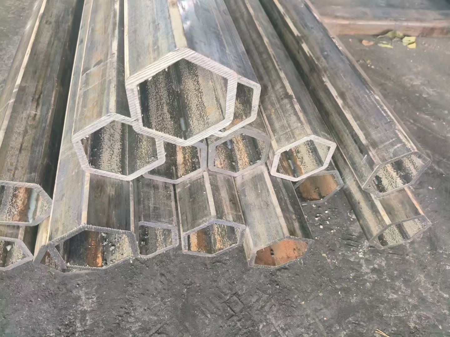 質(zhì)量合格的汕頭南澳60*80鍍鋅凹槽管廠家