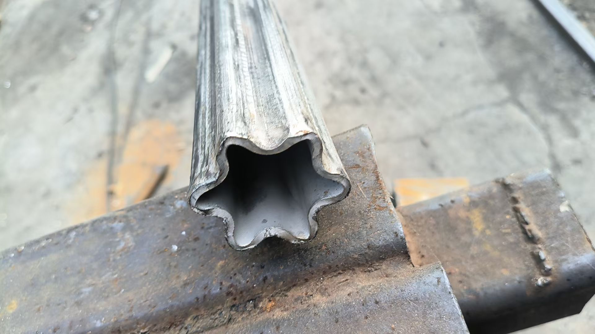 誠(chéng)信的杭州下城90*90鍍鋅扇形管生產(chǎn)廠家