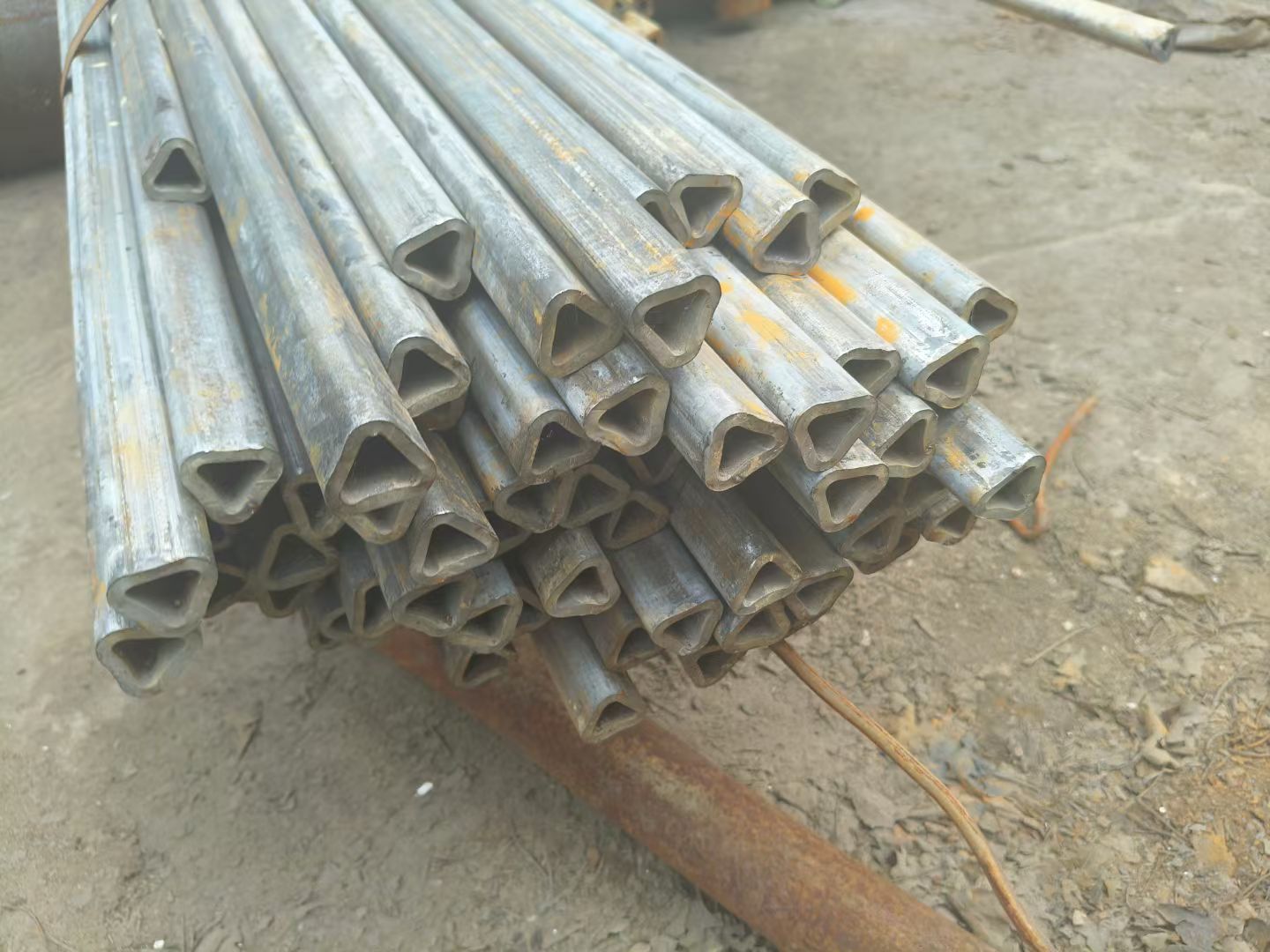 高平異形鋼316不銹鋼扇型鍍鋅管細節(jié)決定品質(zhì)