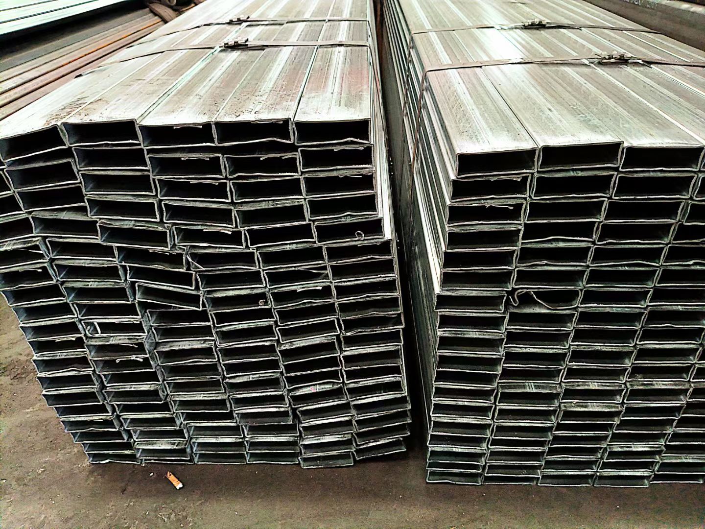 湛江35*35鍍鋅凹槽管實(shí)體廠家