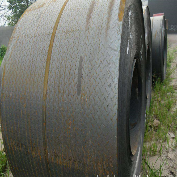 新泰花紋板熱軋防滑鋼板實(shí)體廠家