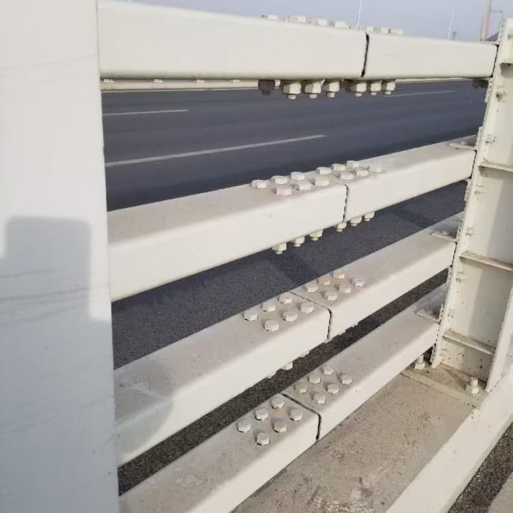 靖江不銹鋼護欄河道護欄以質(zhì)量求生存