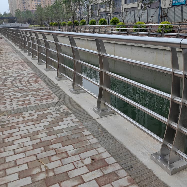 安平不銹鋼護(hù)欄景觀護(hù)欄優(yōu)質(zhì)貨源