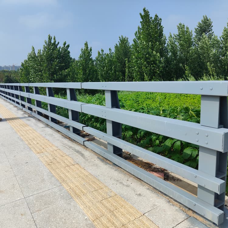 不銹鋼護欄-河道護欄 用心做產(chǎn)品