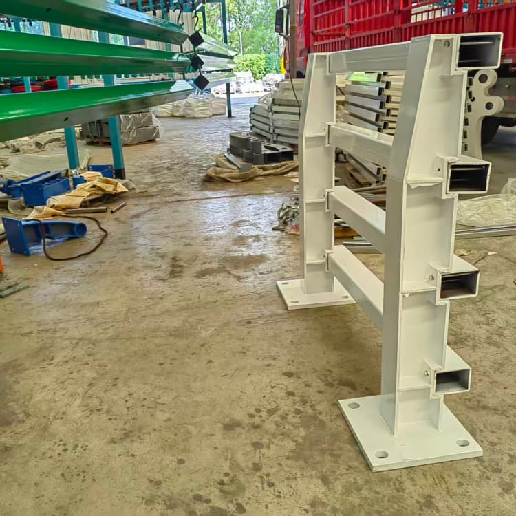 樂安不銹鋼護(hù)欄201大橋市政道路一周內(nèi)發(fā)貨