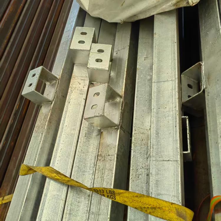 不銹鋼護(hù)欄高鐵護(hù)欄商家