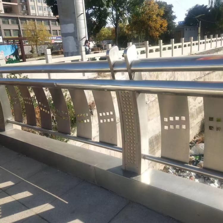 隆回不銹鋼護(hù)欄_201大橋市政道路現(xiàn)貨采購