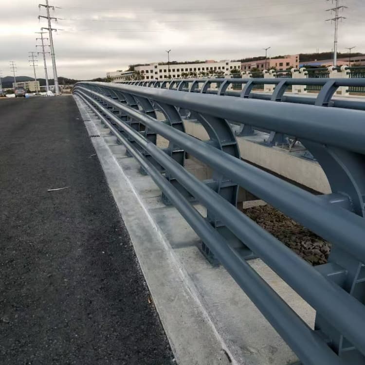 不銹鋼護(hù)欄橋梁護(hù)欄
層層質(zhì)檢