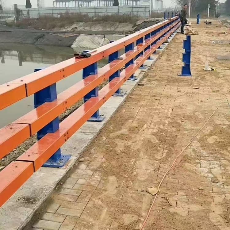 不銹鋼護(hù)欄-橋梁護(hù)欄型號(hào)齊全