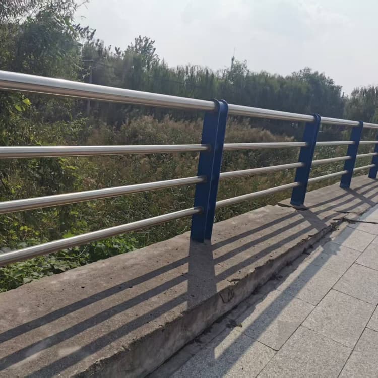布吉護(hù)欄站臺(tái)欄桿種類多質(zhì)量好
