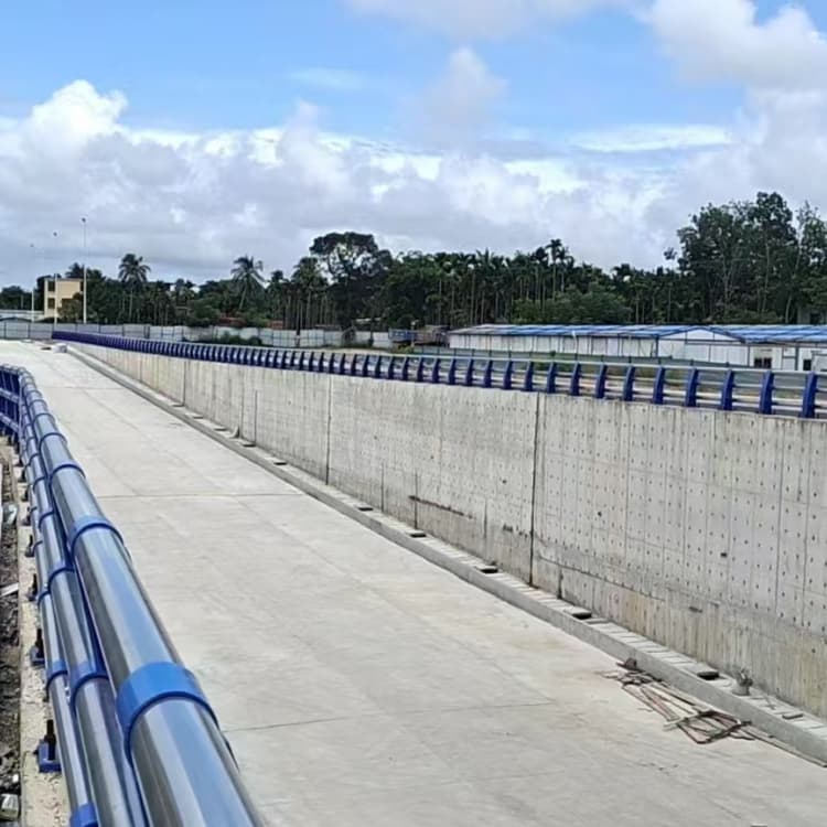 安化防撞護(hù)欄鋅鋼護(hù)欄優(yōu)良工藝