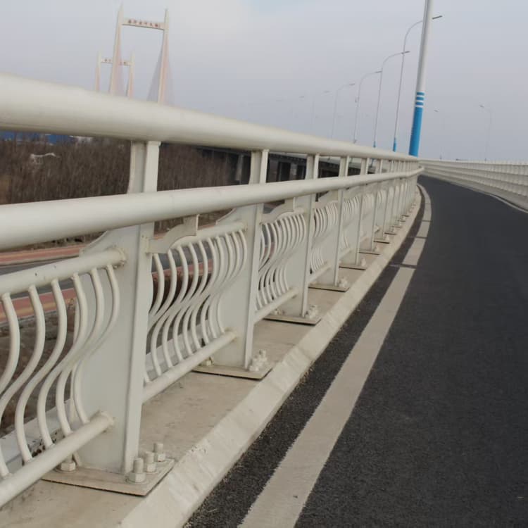 防撞護(hù)欄不銹鋼燈光護(hù)欄廠家貨源穩(wěn)定