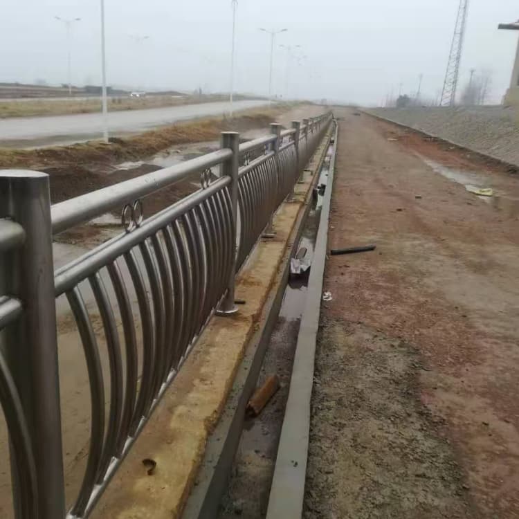 黃陵防撞護(hù)欄景觀護(hù)欄質(zhì)檢嚴(yán)格