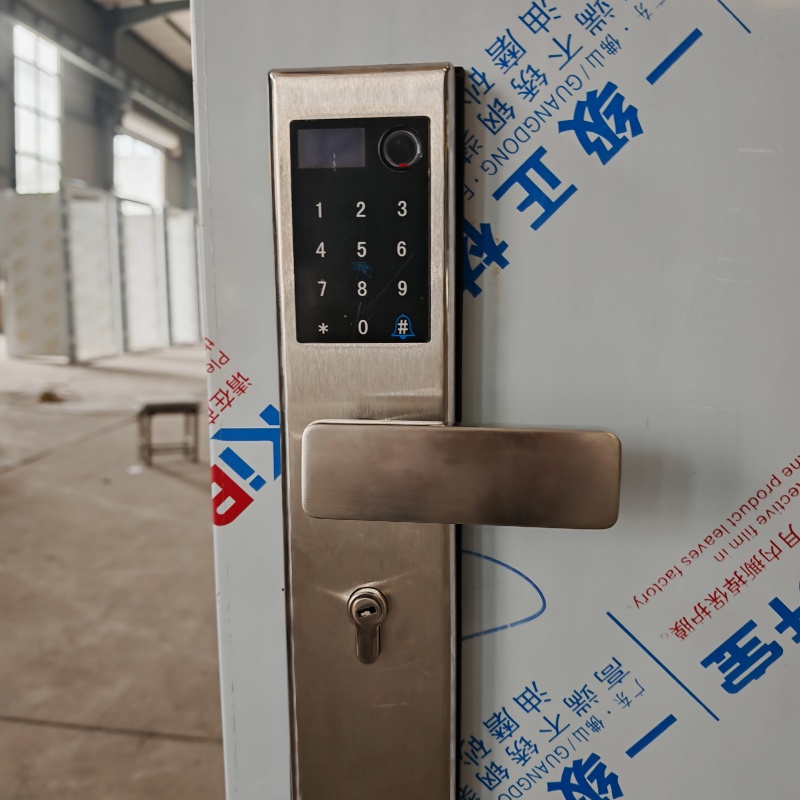 上海松江銀行現(xiàn)金區(qū)防盜門視頻展示