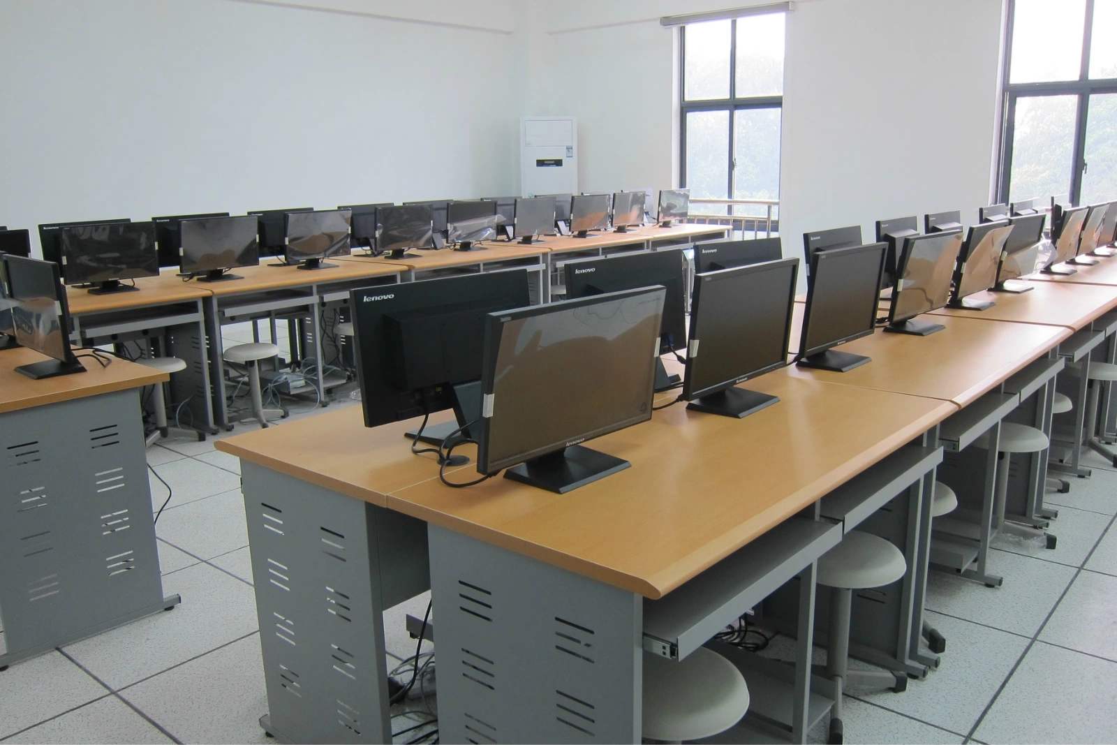 企石鎮(zhèn)防靜電地板架空地板閃電發(fā)貨