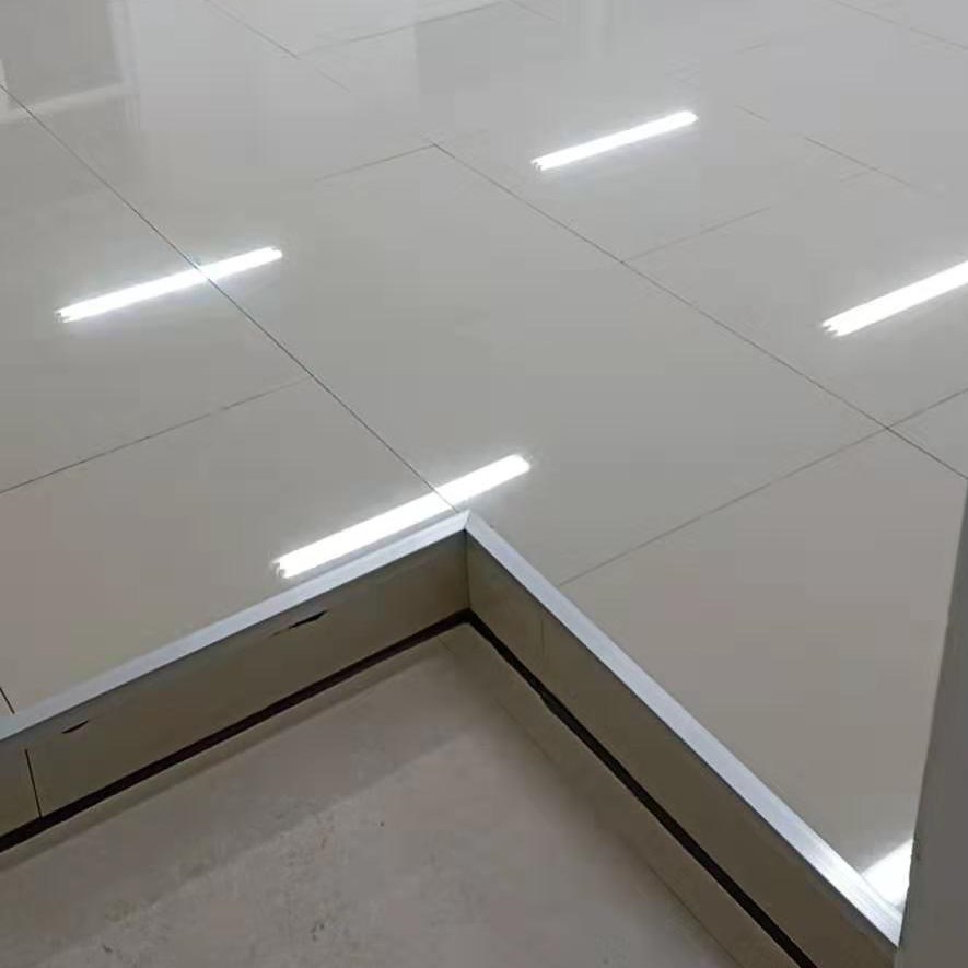 來鳳防靜電地板-直鋪式性PVC防靜電地板精選優(yōu)質(zhì)材料