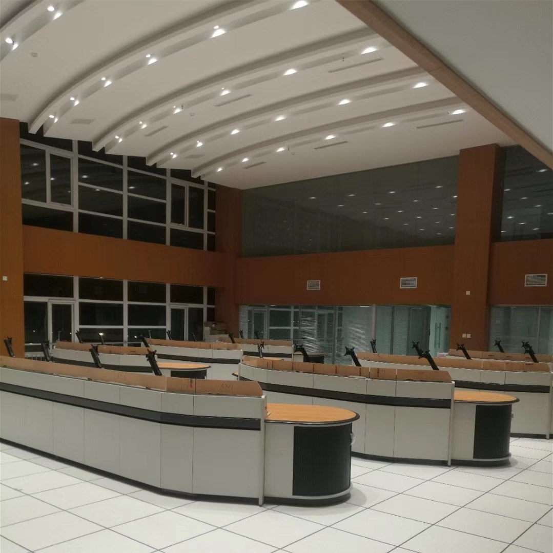 榆樹防靜電地板,直鋪式性PVC防靜電地板產(chǎn)品優(yōu)勢特點(diǎn)