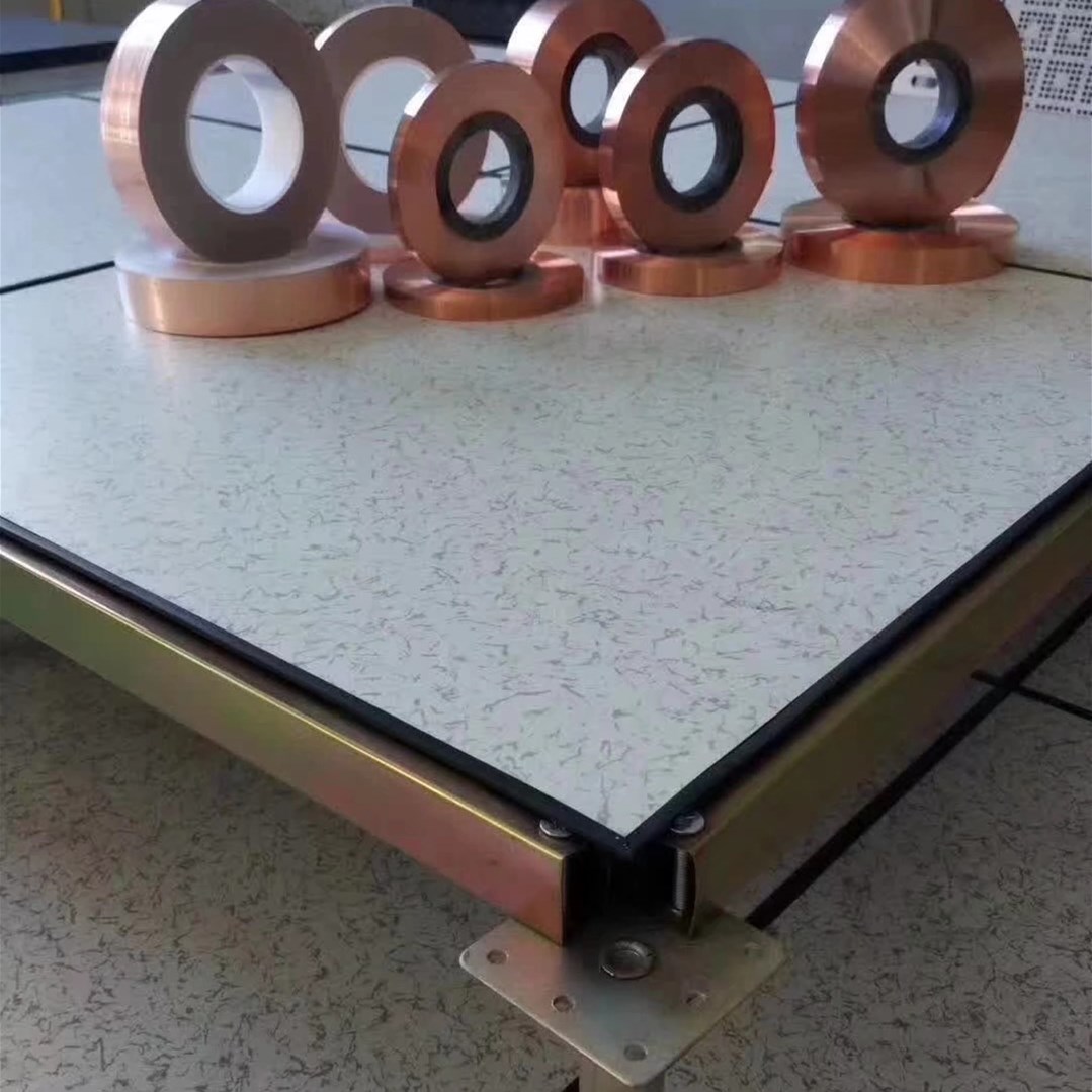 梅林防靜電地板_無邊防靜電地板檢驗發(fā)貨