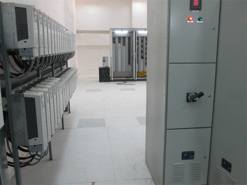 海陽(yáng)防靜電地板全鋼通風(fēng)防靜電地板廠家擁有先進(jìn)的設(shè)備