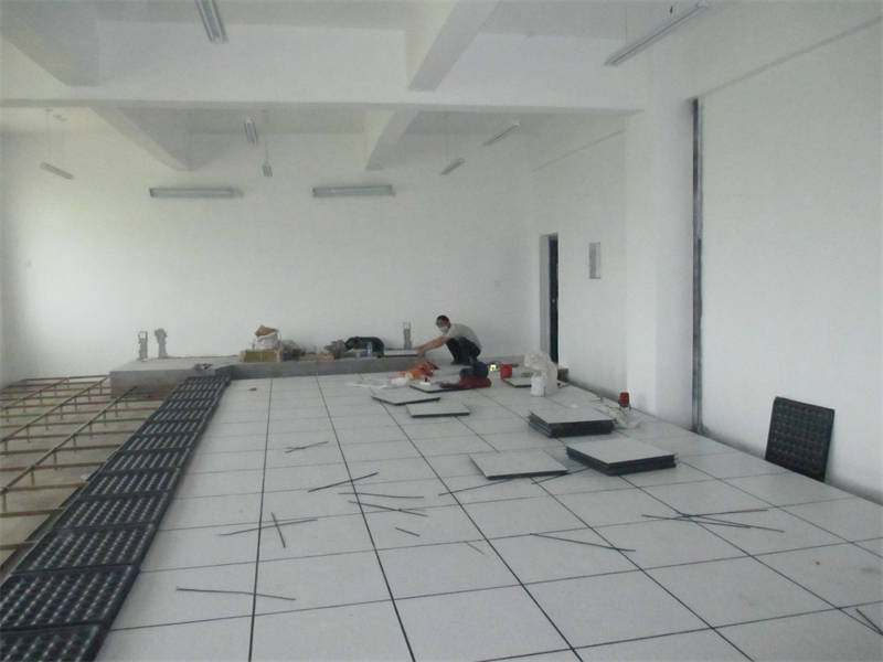 南江防靜電地板-直鋪式性PVC防靜電地板交貨準時