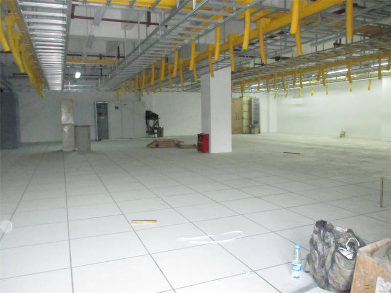 鹿邑防靜電地板,全鋼通風(fēng)防靜電地板大廠家實(shí)力看得見(jiàn)