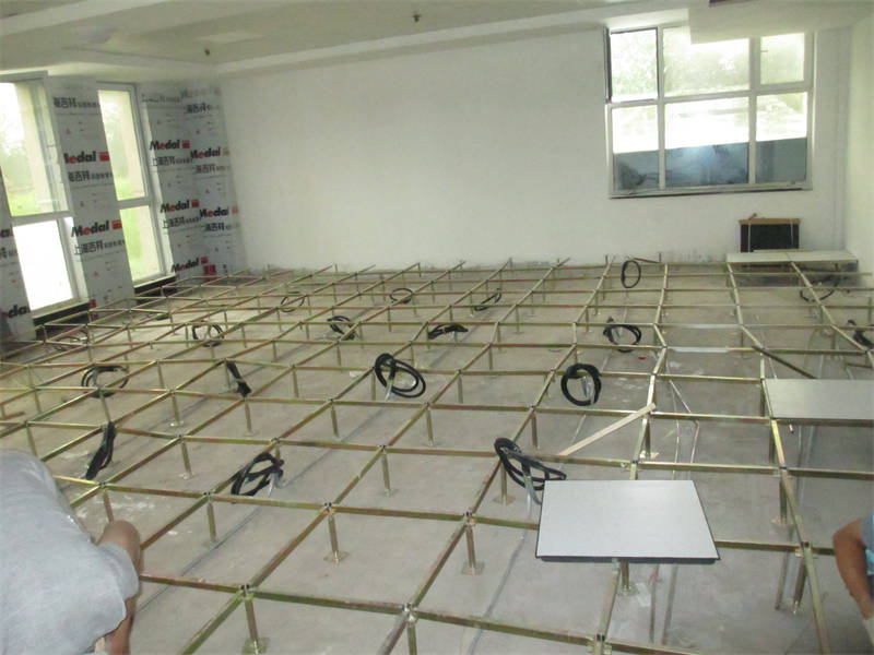 怒江防靜電地板架空地板真材實(shí)料誠(chéng)信經(jīng)營(yíng)