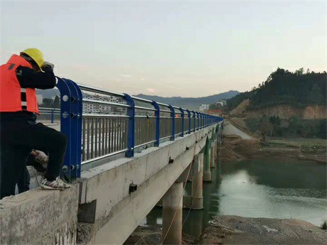 江西省上饒市德興高鐵不銹鋼護(hù)欄