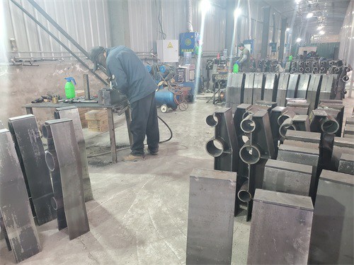 河南省周口市鹿邑鋼板立柱