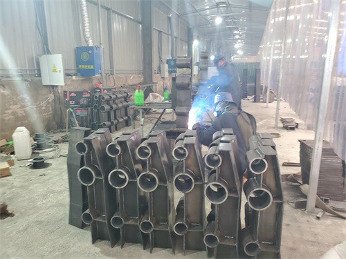 烏蘭察布不銹鋼復合管不銹鋼復合管欄桿價格鍍鋅鋼管護欄