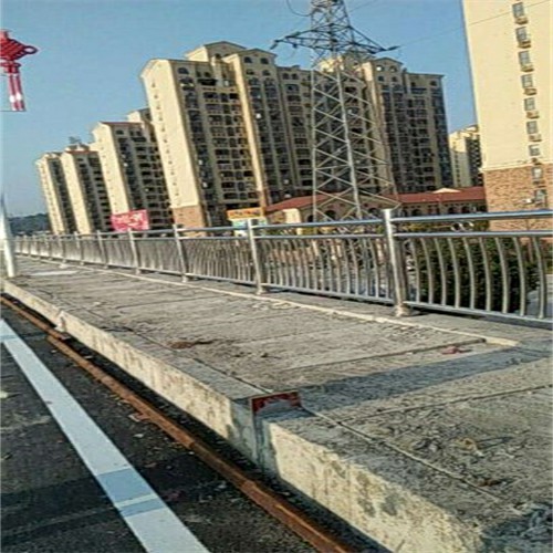 海陽不銹鋼防撞欄桿加工廠子