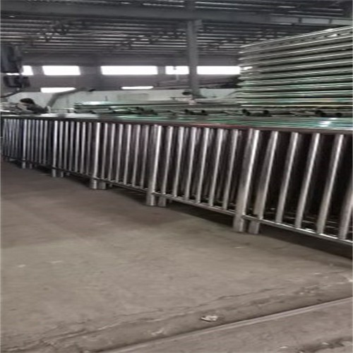 廣東不銹鋼市政護欄城市護欄不銹鋼復(fù)合管橋梁防撞欄桿