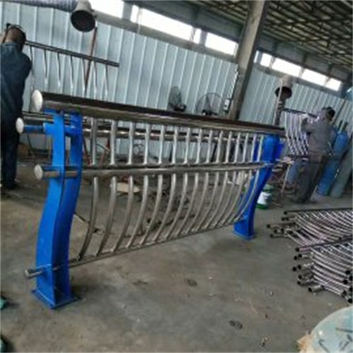 黃岡碳素復(fù)合管護(hù)欄發(fā)貨及時(shí)