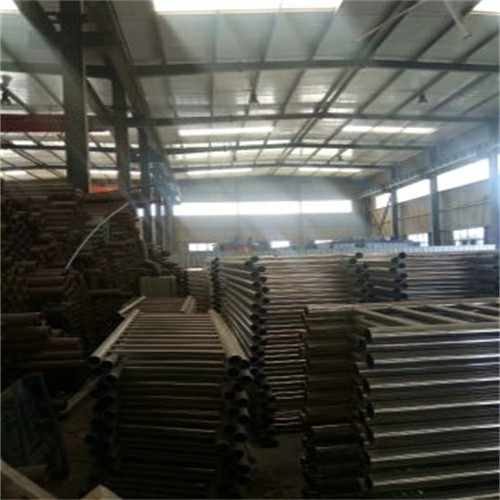 江蘇揚州市橋上四橫梁防撞護欄外形美觀