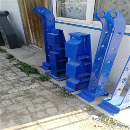 廣西來賓市天橋鍍鋅鋼索欄桿管口封閉好